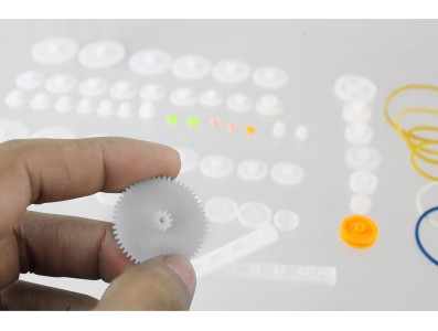 Kit de Engrenagens Pl&aacute;sticas 75 Pe&ccedil;as KE75 / Polias, Correias, Cremalheiras e Outros para Rob&oacute;tica DIY Arduino - Imagem 3