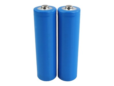 Bateria 18650 Li-Ion Recarregável 3.7V Button-top Azul - Kit com 2 Unidades - Imagem 1